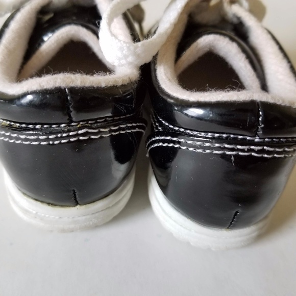 Jack & Jil Baby Shoes Black & White - Picture 2 of 8